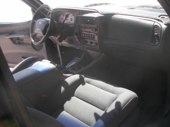 Ford Explorer Sport 2001 photo 5