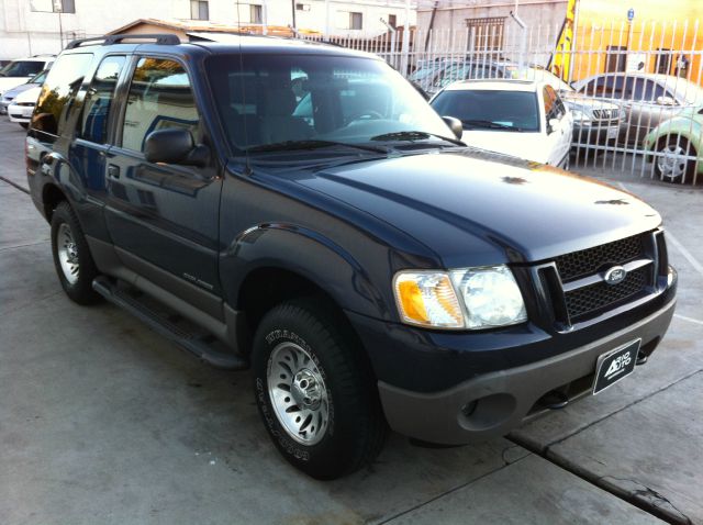 Ford Explorer Sport 2001 photo 2