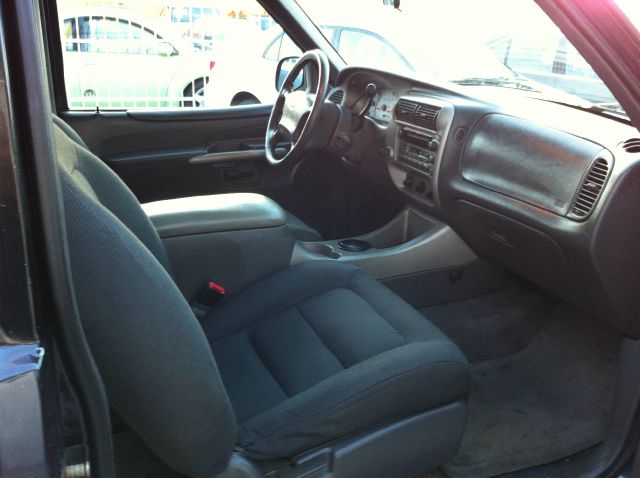 Ford Explorer Sport 2001 photo 3