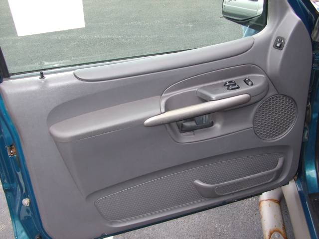 Ford Explorer Sport 2001 photo 1