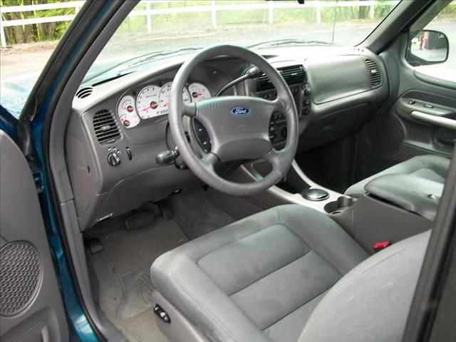 Ford Explorer Sport 2001 photo 5