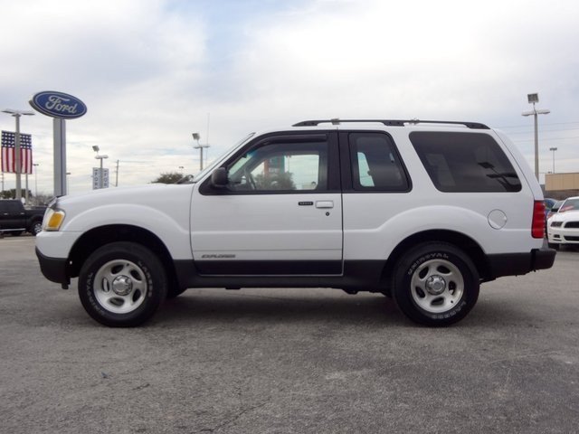 Ford Explorer Sport 2001 photo 1