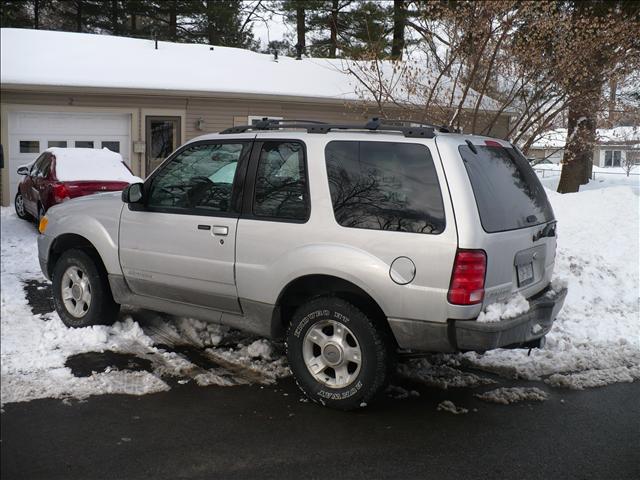 Ford Explorer Sport 2001 photo 2