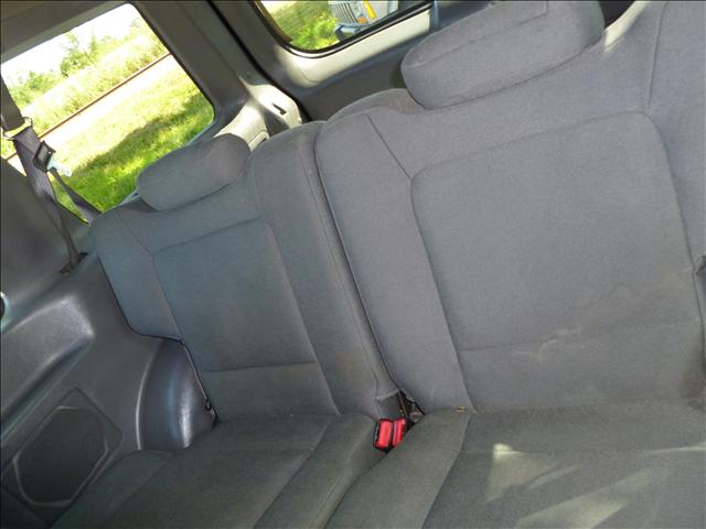 Ford Explorer Sport 2001 photo 2