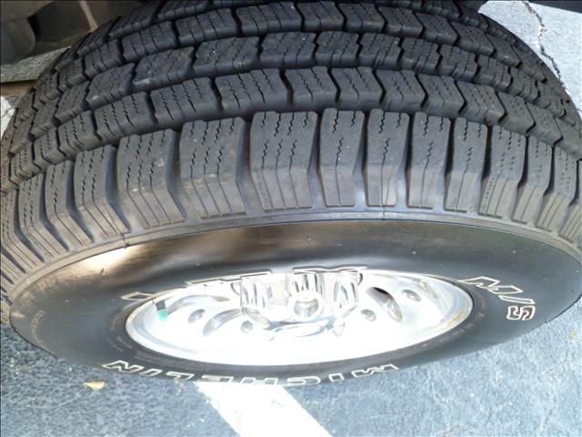 Ford Explorer Sport 2001 photo 4