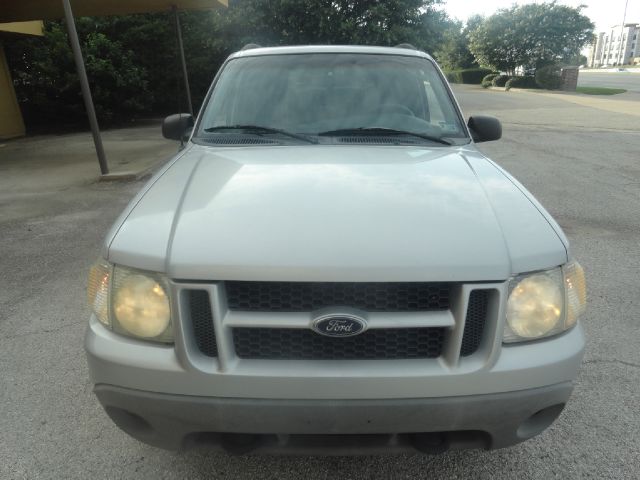 Ford Explorer Sport 2001 photo 2