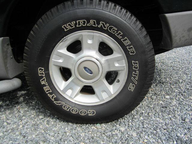 Ford Explorer Sport 2001 photo 2