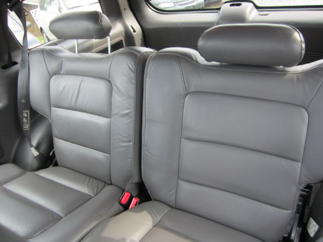 Ford Explorer Sport 2001 photo 3