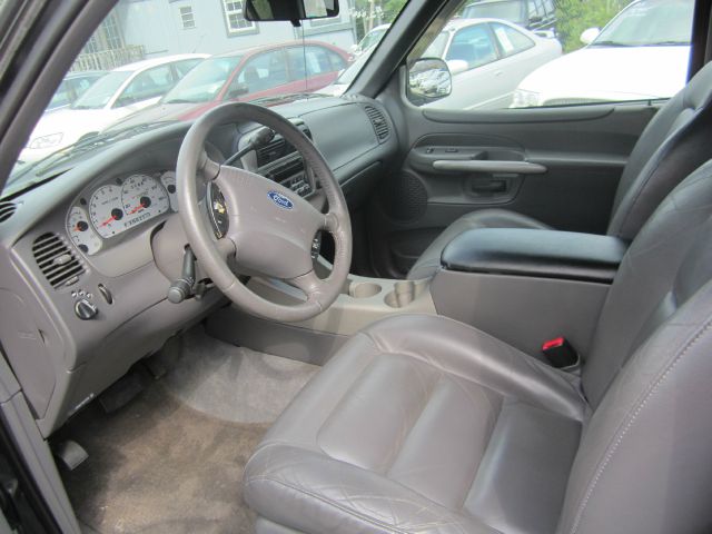 Ford Explorer Sport 2001 photo 4