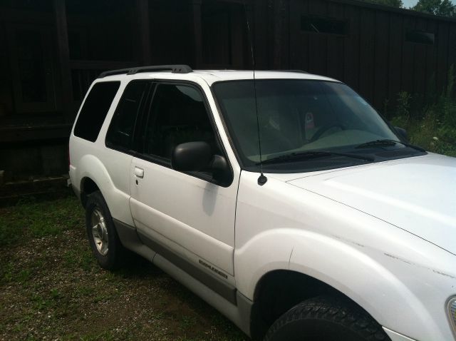 Ford Explorer Sport 2001 photo 1