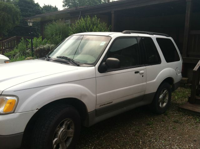 Ford Explorer Sport 2001 photo 2