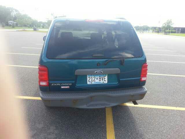 Ford Explorer Sport 2001 photo 3