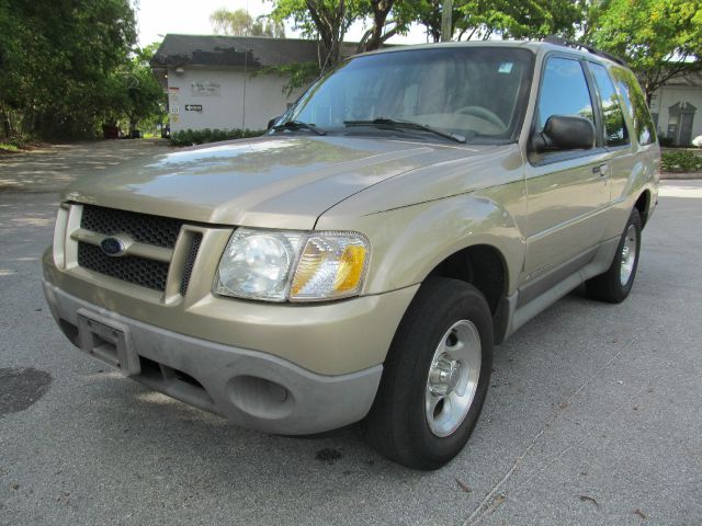 Ford Explorer Sport 2001 photo 1