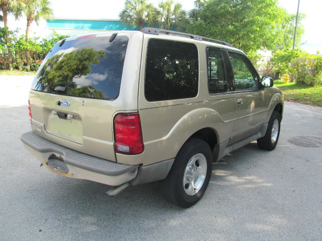 Ford Explorer Sport 2001 photo 3