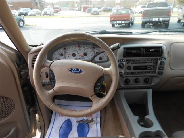 Ford Explorer Sport 2001 photo 0
