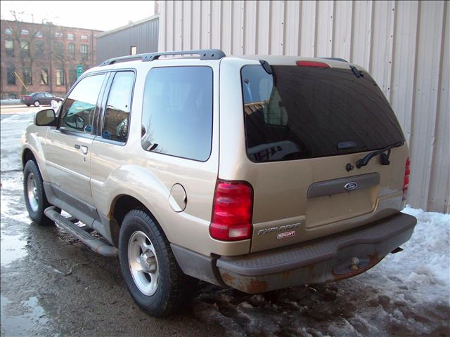 Ford Explorer Sport 2001 photo 2