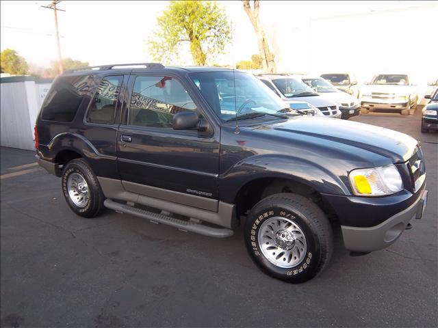 Ford Explorer Sport 2001 photo 2
