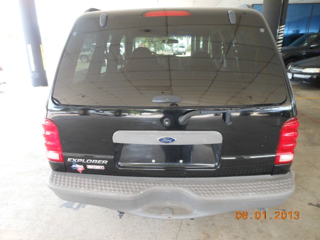 Ford Explorer Sport 2001 photo 1