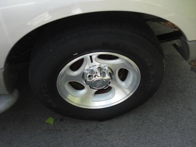 Ford Explorer Sport 2002 photo 4