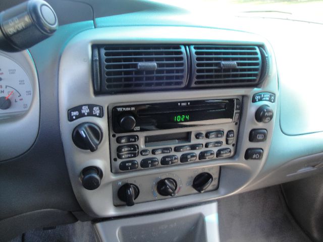 Ford Explorer Sport 2002 photo 8