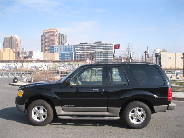 Ford Explorer Sport 2002 photo 1