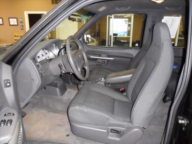 Ford Explorer Sport 2002 photo 1