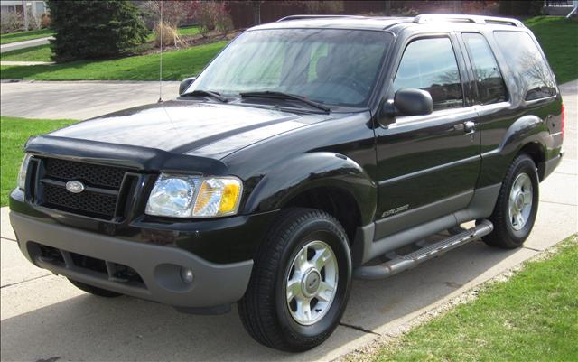 Ford Explorer Sport 2002 photo 2