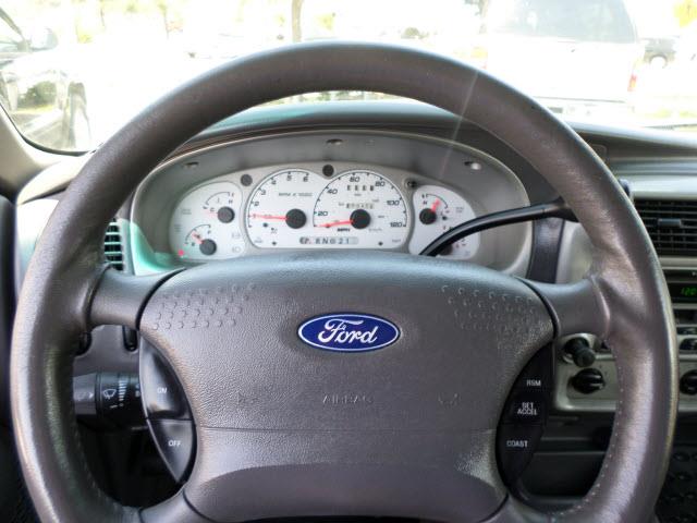 Ford Explorer Sport 2002 photo 0