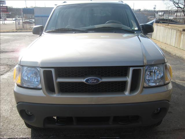 Ford Explorer Sport 2002 photo 2