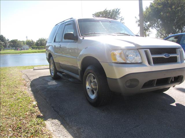 Ford Explorer Sport 2002 photo 2
