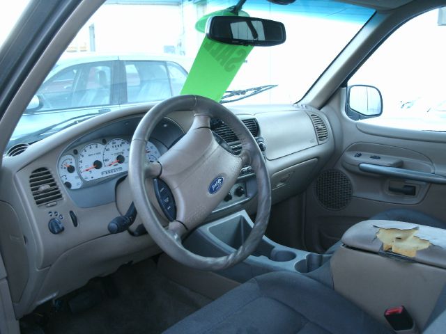 Ford Explorer Sport 2002 photo 1