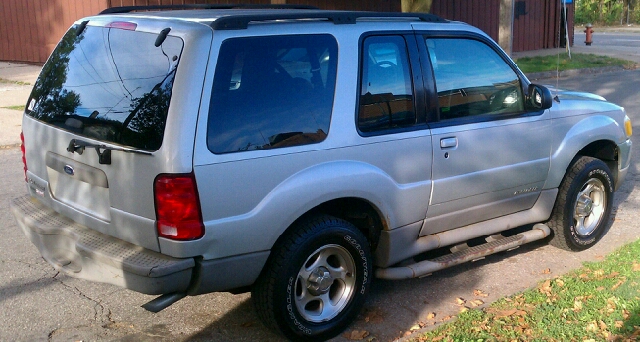 Ford Explorer Sport 2002 photo 1