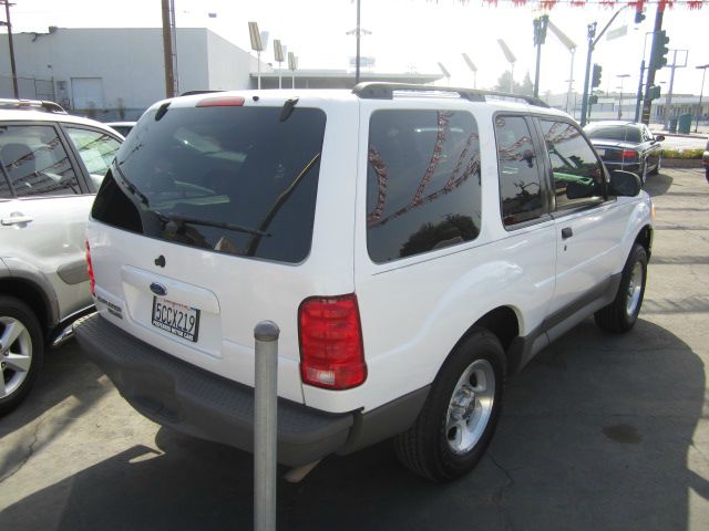 Ford Explorer Sport 2003 photo 2