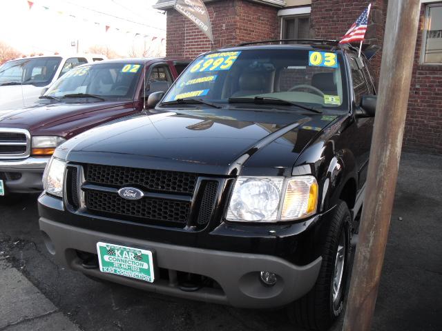 Ford Explorer Sport 2003 photo 1