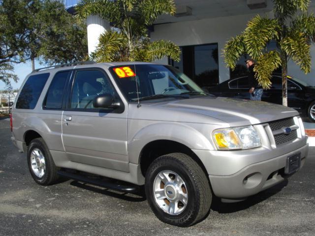 Ford Explorer Sport 2003 photo 1