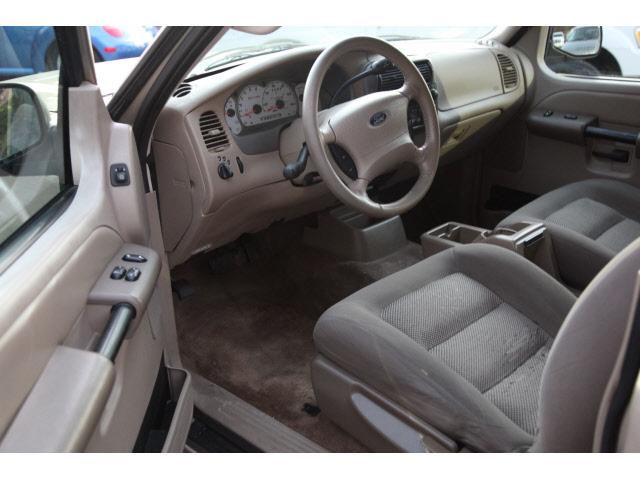 Ford Explorer Sport 2003 photo 3