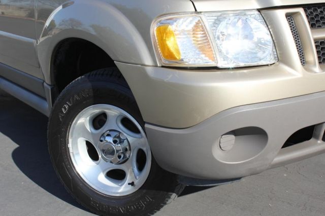 Ford Explorer Sport 2003 photo 2