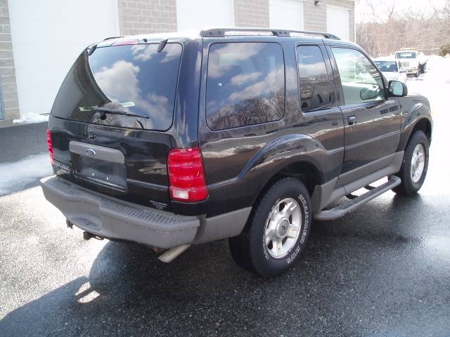 Ford Explorer Sport 2003 photo 2