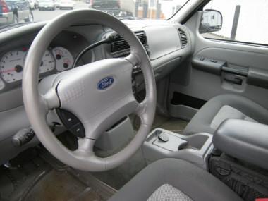 Ford Explorer Sport 2003 photo 3