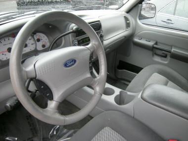 Ford Explorer Sport 2003 photo 3