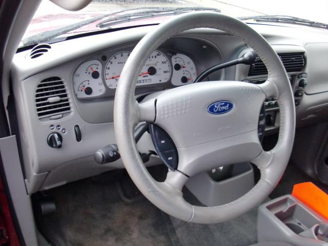 Ford Explorer Sport 2003 photo 3