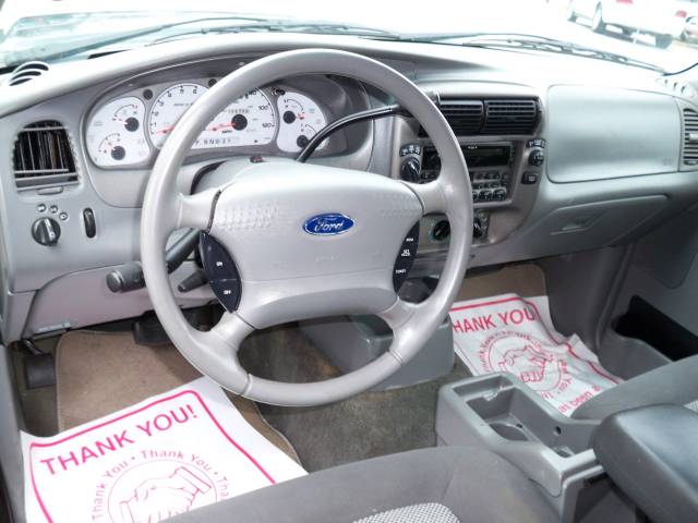 Ford Explorer Sport 2003 photo 2