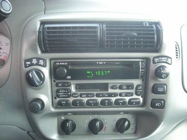 Ford Explorer Sport 2003 photo 5