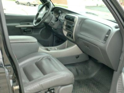 Ford Explorer Sport Trac 2001 photo 1