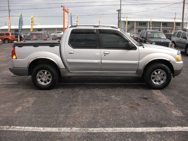 Ford Explorer Sport Trac 2001 photo 1