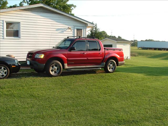 Ford Explorer Sport Trac 2001 photo 2