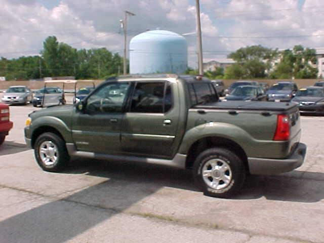 Ford Explorer Sport Trac 2001 photo 2