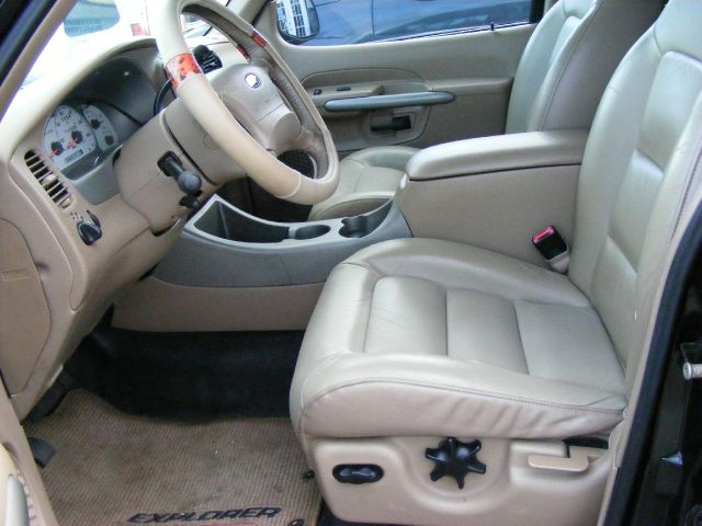 Ford Explorer Sport Trac 2001 photo 2