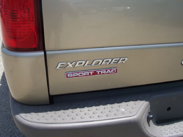 Ford Explorer Sport Trac 2001 photo 12