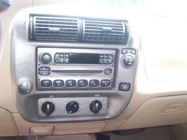 Ford Explorer Sport Trac 2001 photo 9